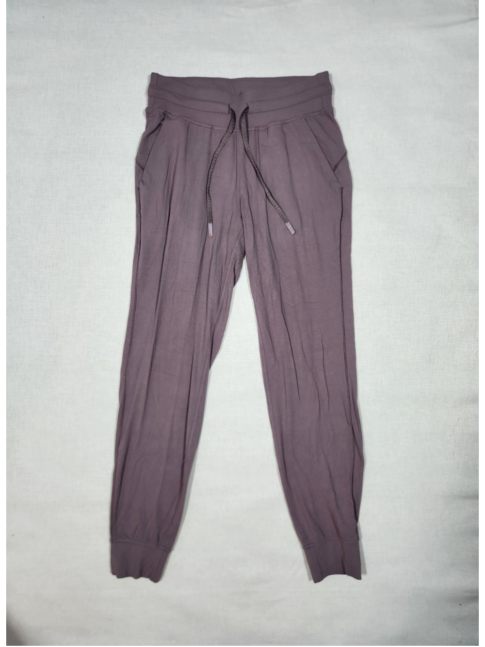 Women's Lululemon Joggers Size 6 Purple